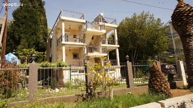 Черногория. Сутоморе. Красивый дом с садом.