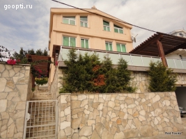Черногория. Утеха. дом с бассейном в 15 м от моря