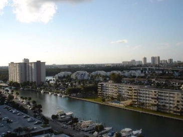 Сдается современная квартира с видом на залив в Майами